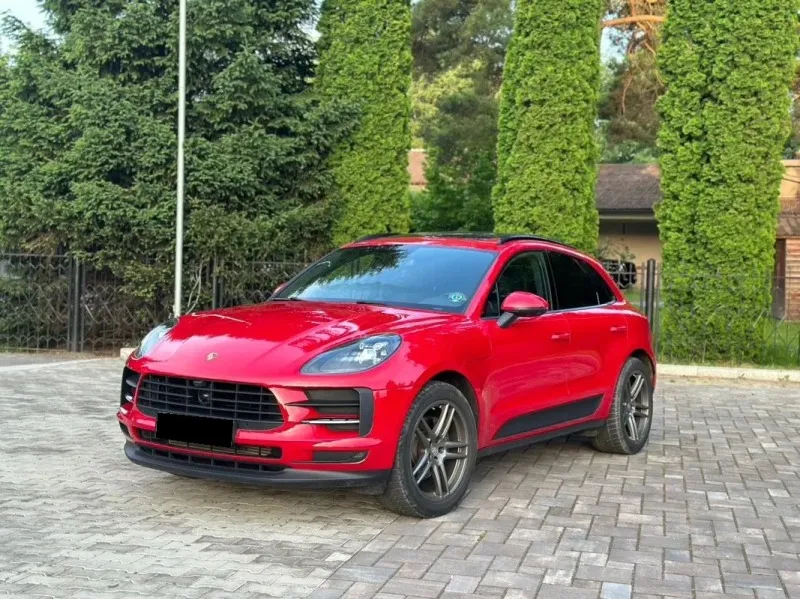 Porsche Macan 2.0i Image 1