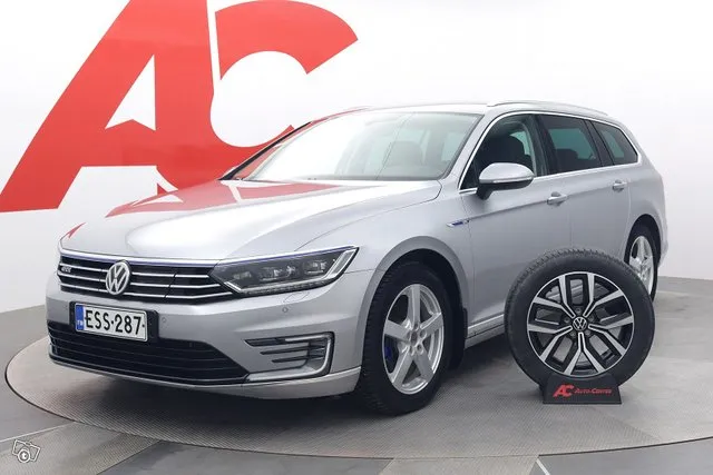 Volkswagen Passat Variant GTE Plug-In Hybrid 160 kW (218 hv) Image 1