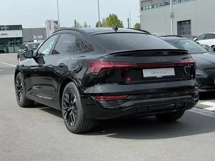 AUDI Q8 e-tron Image 2