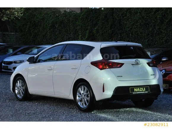 Toyota Auris 1.6 Advance Skypack Image 3